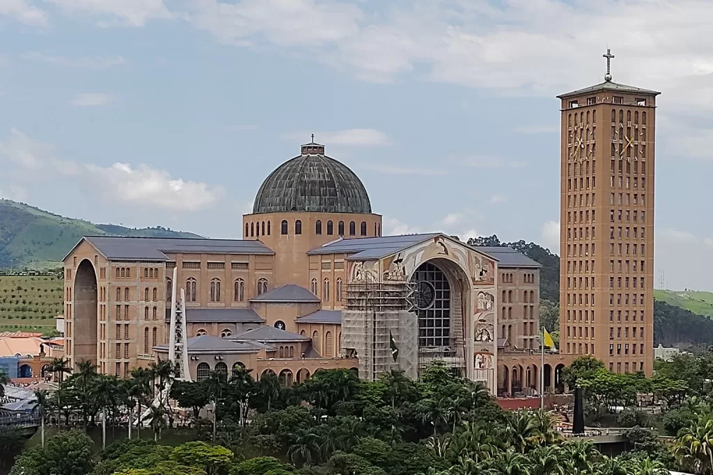 Santuário Nacional de Nossa Senhora Aparecida em Aparecida do Norte/São Paulo por Cláudia Beatriz Ribeiro Carvalho